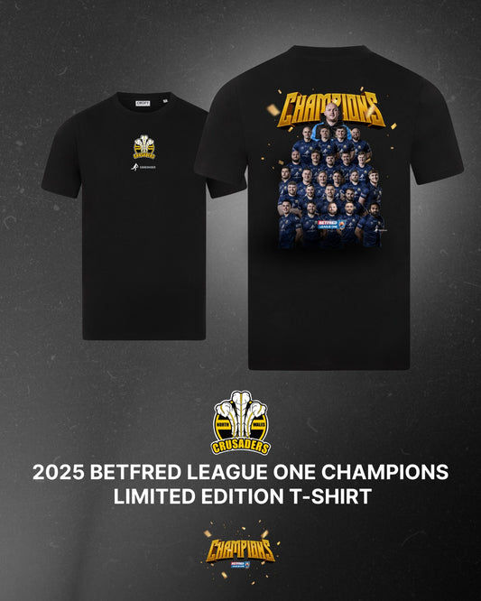 CRUSADERS 2025 CHAMPIONS SQUAD PHOTO TEE SHIRT