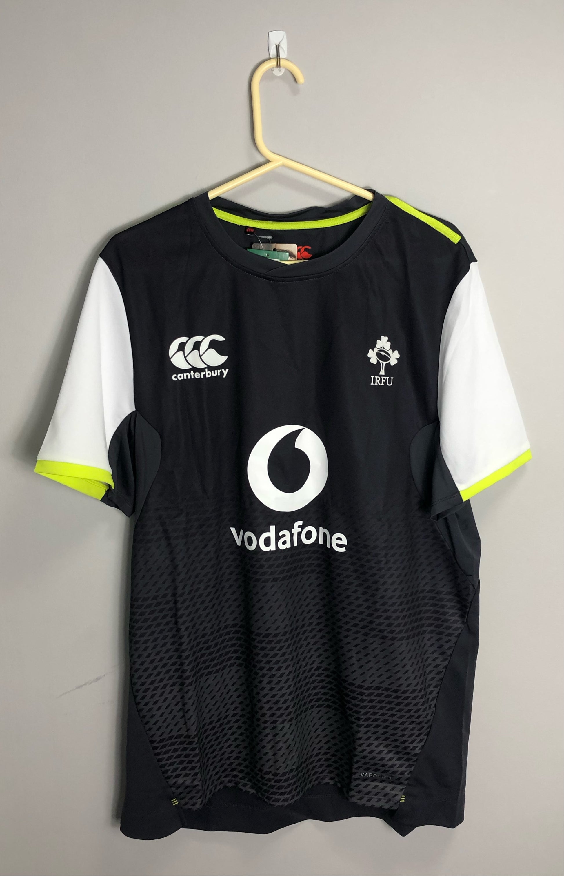 Ireland Rugby Training Shirt XXL 46” Chest - Main Image